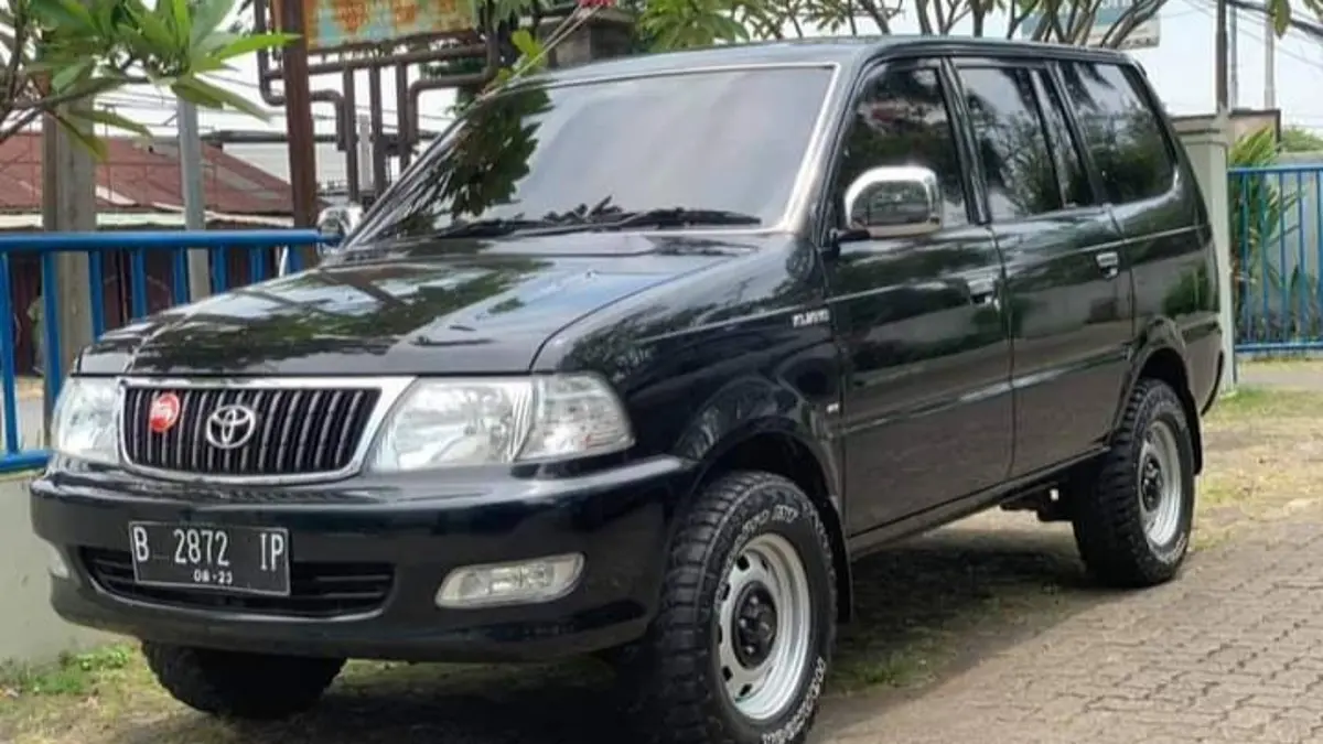 Toyota Kijang LGX Diesel 2004 last edition ditawarkan Rp140 juta. Kondisinya diklaim masih original dan mesin disebut kering.(Pinterest)