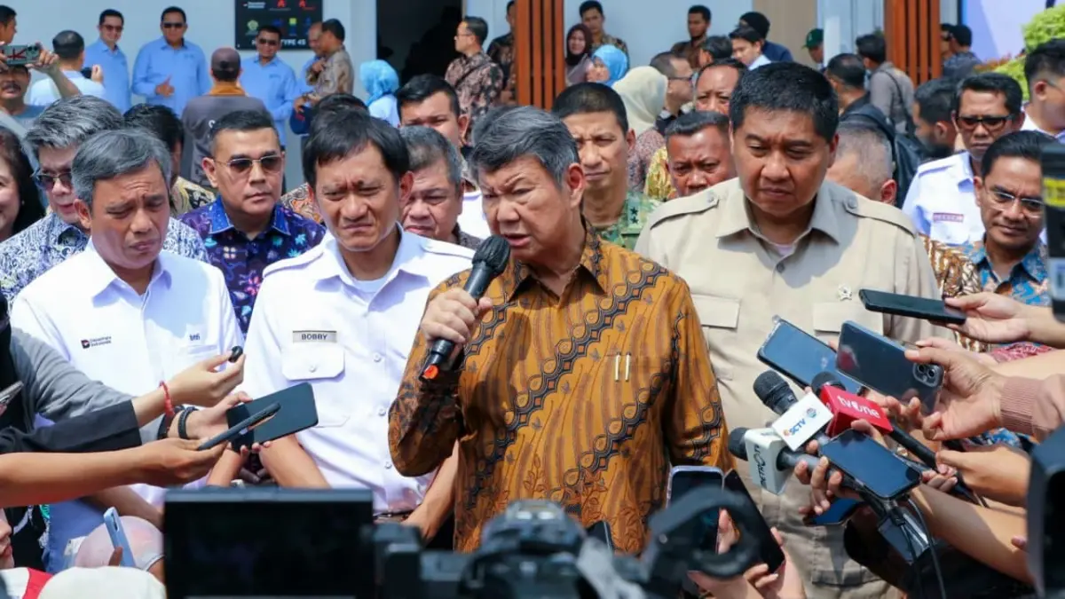  Wakil Menteri Agraria dan Tata Ruang/Wakil Kepala Badan Pertanahan Nasional (Wamen ATR/Waka BPN), Ossy Dermawan, mengikuti rangkaian&nbsp;Groundbreaking&nbsp;Hunian Terjangkau Manggarai, 