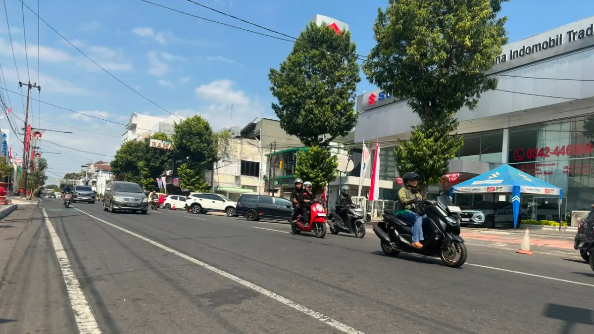 CB TAN/RADAR BLITAR
SUSUT: Ruas Jalan Merdeka yang masuk sasaran pemeliharaan jalan tahun ini.
