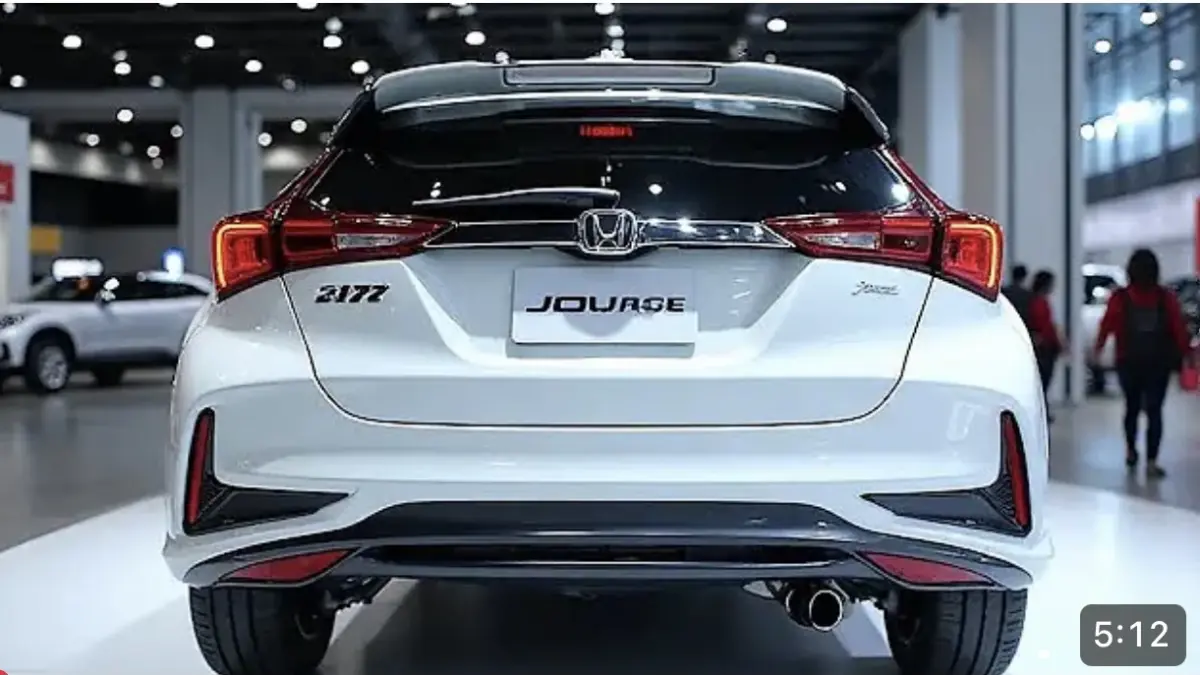 Honda Jazz 2026 hadir dengan desain lebih sporty, mesin 1.5 liter 125 HP, Honda Sensing, serta harga yang diperkirakan mulai Rp300 jutaan.