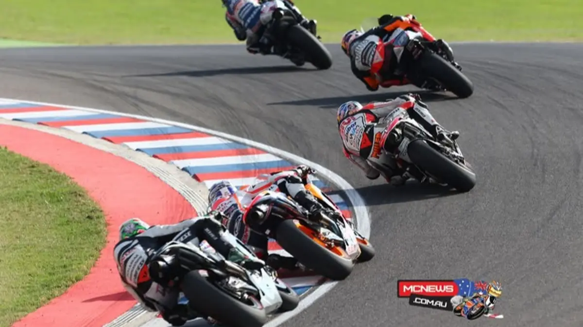 Klasemen Moto3 2026 menempatkan Veda Ega Pratama di posisi keenam dengan 97 poin. Seri Aragón menjadi peluang menambah poin.(Pinterest)