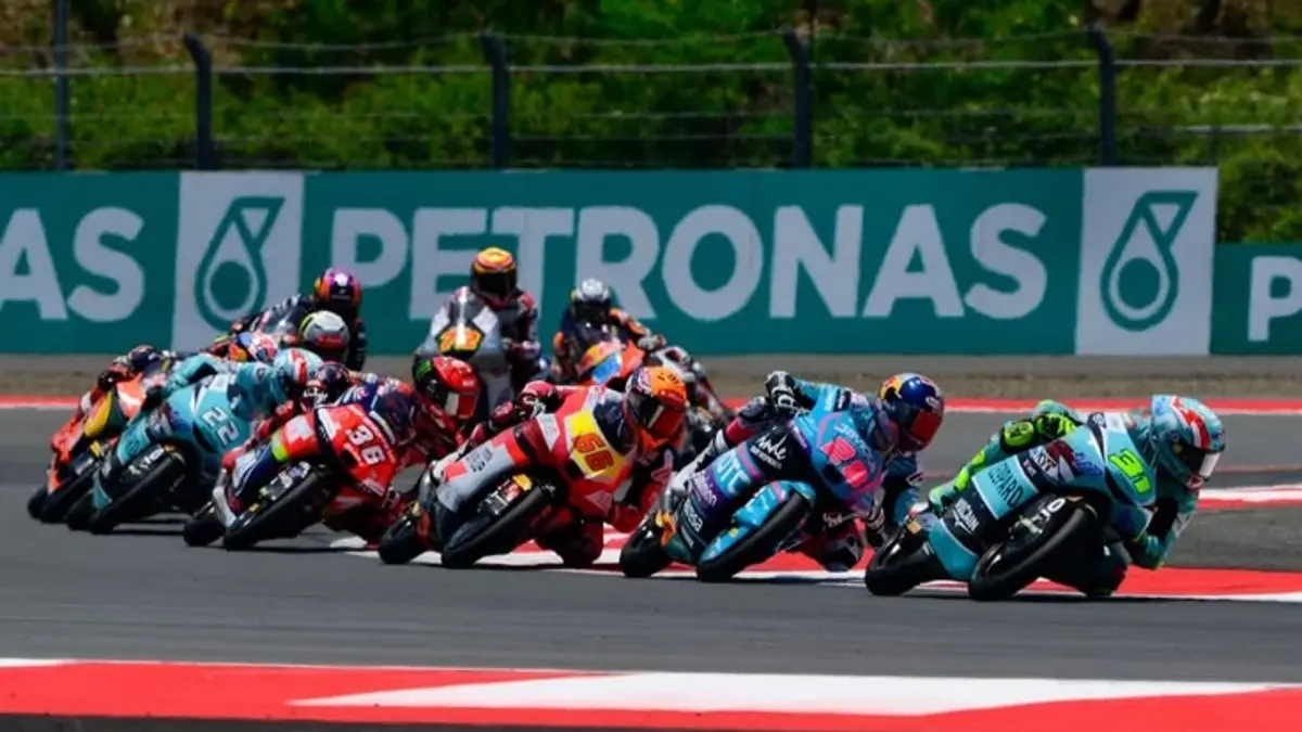 Moto3 Aragon 2026 berlangsung 28-30 Agustus. Veda Ega Pratama kembali berjuang meraih poin di MotorLand Aragon.(Pinterest)