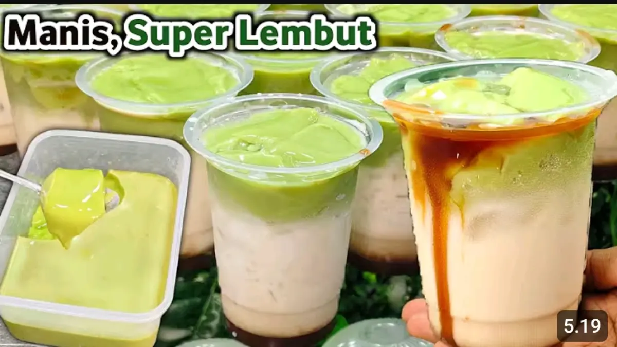 Es macacin terinspirasi es cincau, memakai puding silky matcha dan sirup gula merah. Modal Rp57 ribu bisa jadi 20 cup.
