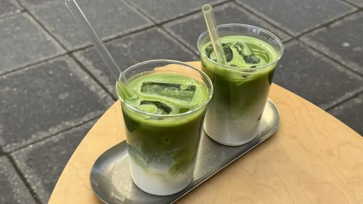 Resep matcha latte 4,5 liter ini memakai 1 kg bubuk matcha dan bisa menjadi sekitar 30 cup untuk ide jualan minuman kekinian.