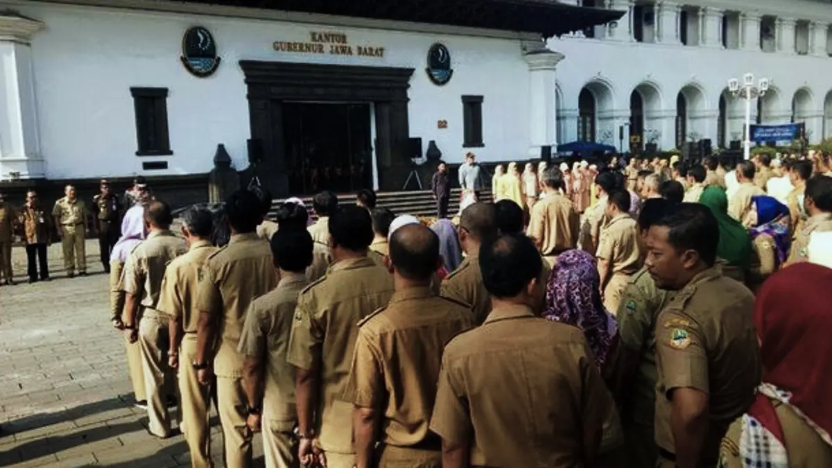 Berita ASN terbaru soal tunjangan sertifikasi guru. Non-ASN mulai menerima pencairan, sementara PNS dan P3K dijadwalkan menyusul. (PINTEREST)