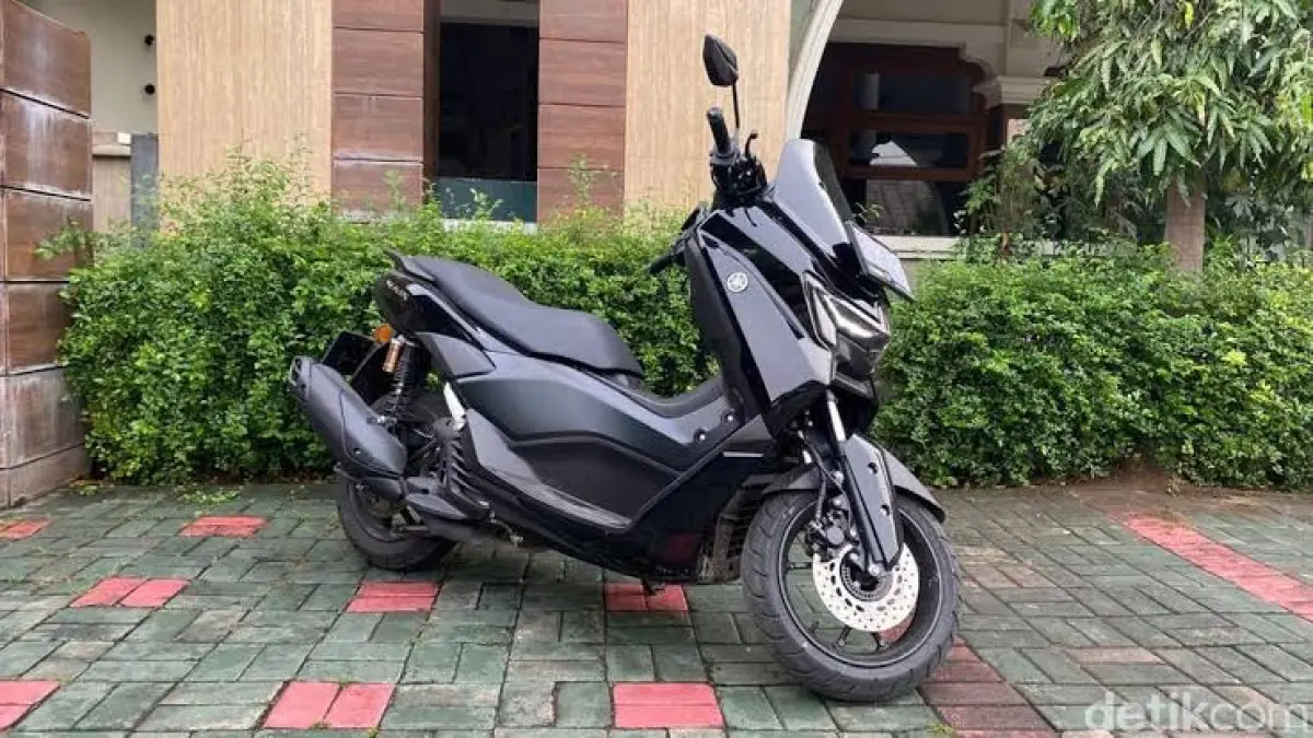 Yamaha NMAX 2026 hadir dengan warna baru Matte Blue dan Ceramic Grey. Simak harga, fitur, mesin, serta perbedaan NMAX Neo dan Turbo