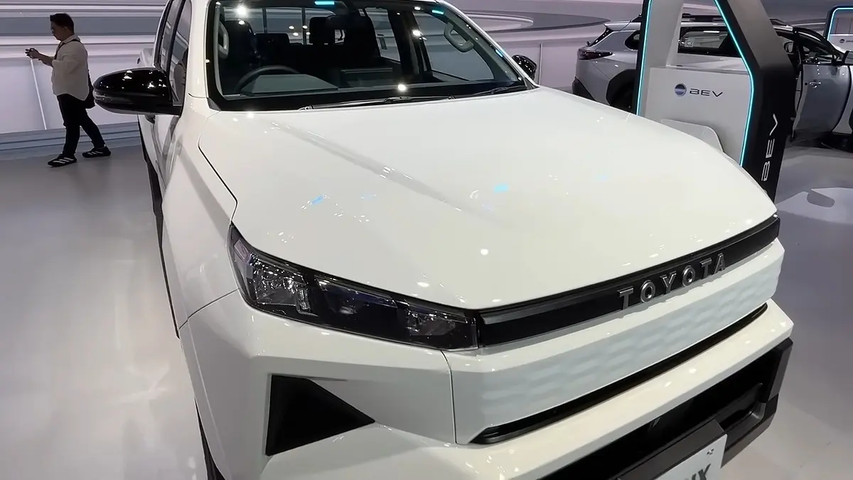 Hilux Hybrid 2026 belum masuk Indonesia. Hilux terbaru di Tanah Air masih mengandalkan mesin diesel 1GD 2.800 cc. (SC YOUTUBE)