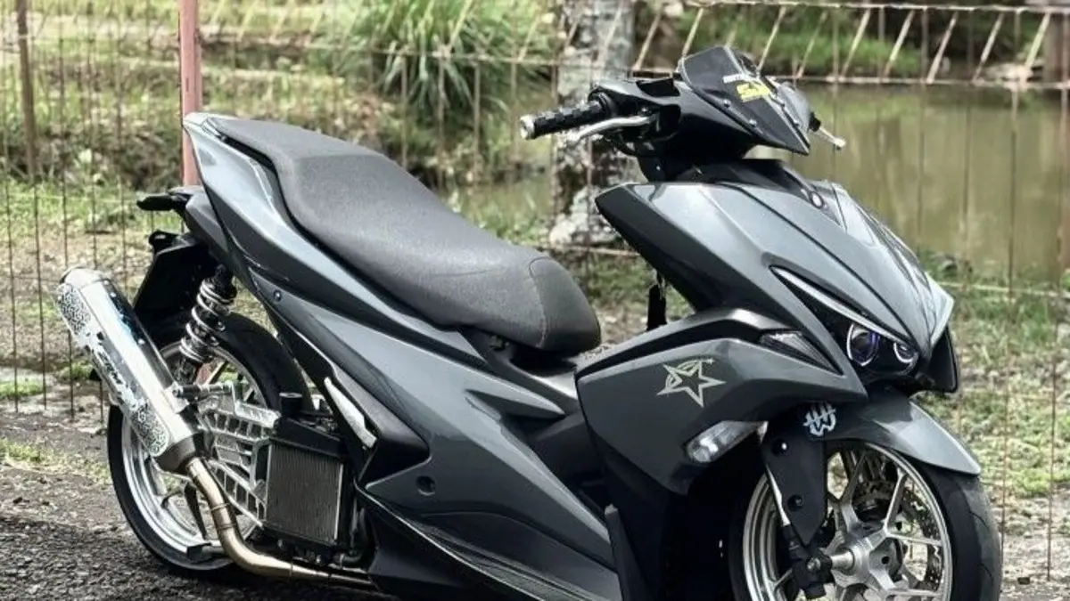 Yamaha Aerox E hadir sebagai skutik listrik dengan desain Aerox Gen 2. Simak jarak tempuh 106 km, baterai modular, dan fiturnya.(Pinterest)