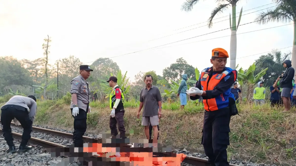 Diduga Depresi, Tewas Ditabrak KA.