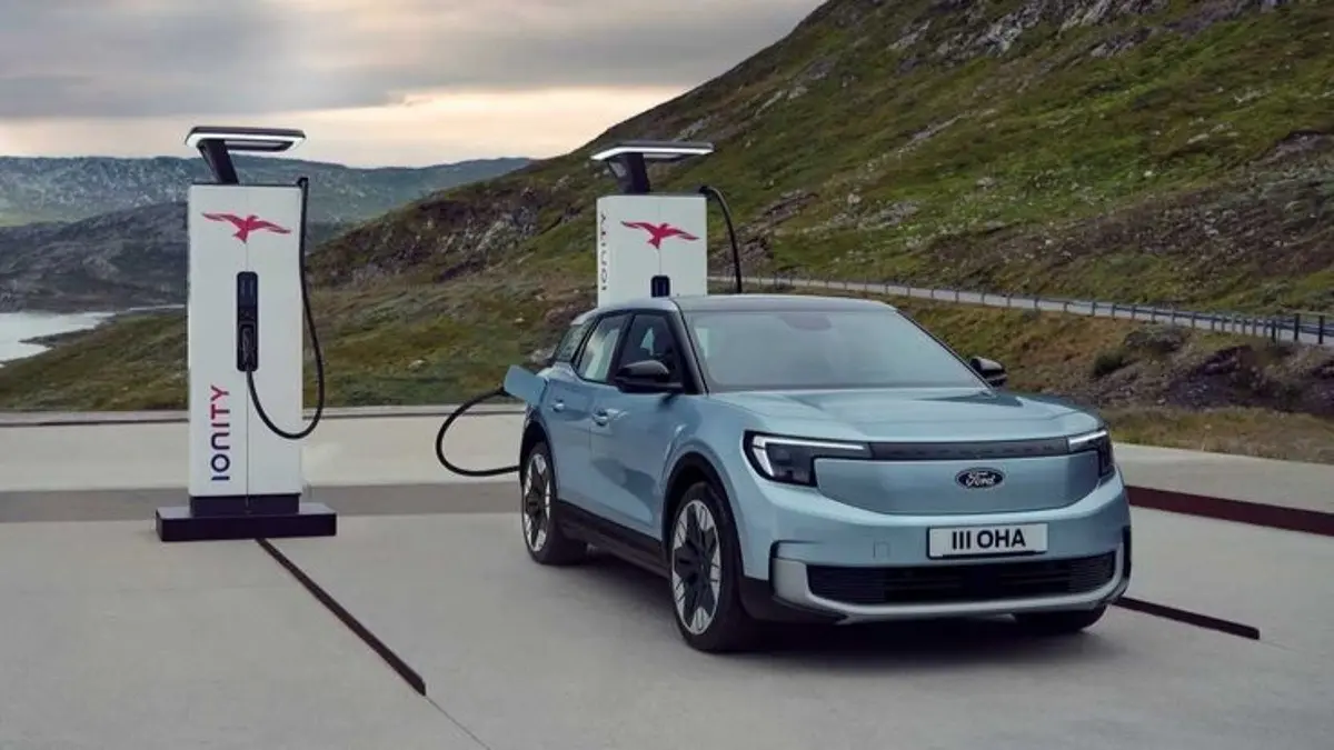 Lima mobil EV murah seperti BYD Atto 1 hingga GAC Aion UT menawarkan harga dan fitur menarik untuk konsumen Indonesia.(Pinterest)