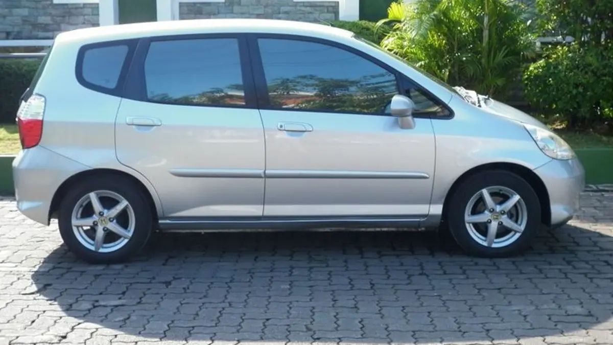 Cari mobil bekas 60 jutaan untuk harian? Ini 5 pilihan dari Kia Picanto, Datsun Go Plus, Karimun, Jazz hingga Suzuki Aerio.(Pinterest)