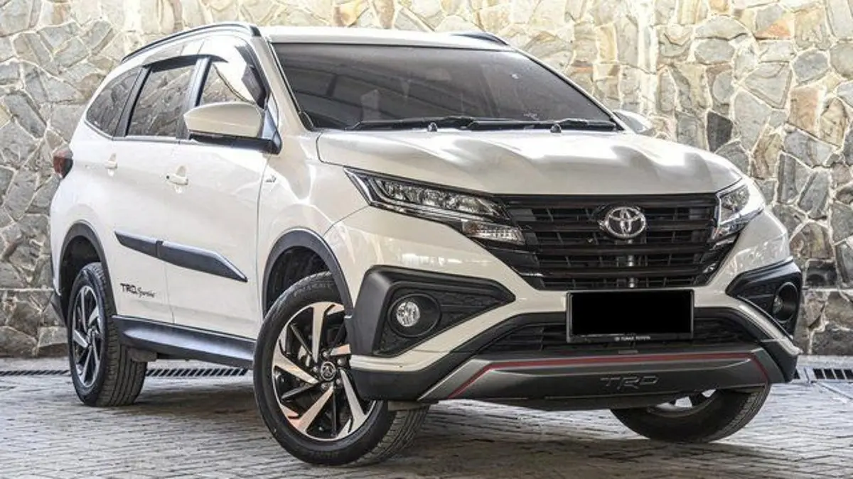 Mobil bekas murah mulai Rp8 juta tersedia di Jonggol, dengan pilihan Kijang, Feroza, Avanza, Captiva hingga Mobilio. (PINTEREST)