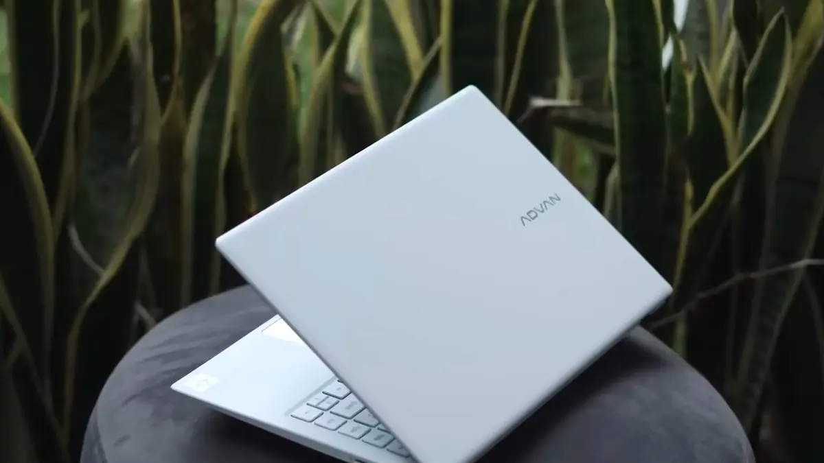 Laptop 4-5 juta kini penuh kompromi. Simak empat pilihan yang dinilai minim jebakan, dari Axio hingga Advance Tibook. (SC YOUTUBE)