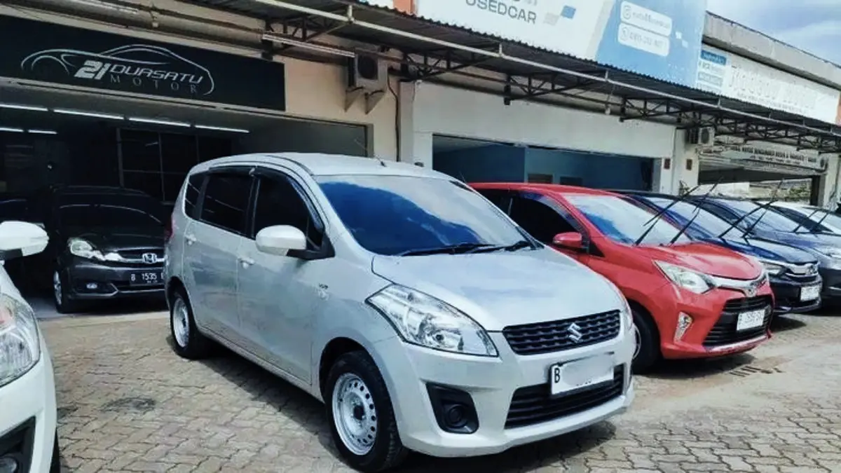 Mobil bekas murah irit bensin 2026 bisa ditemukan di kelas hatchback Rp50 jutaan, dari Atos hingga Starlet Kapsul. (PINTEREST)
