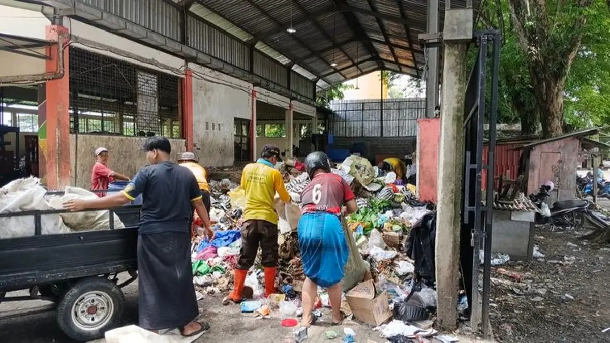 Pembaruan data desil bisa diajukan lewat HP melalui Cek Bansos jika kondisi keluarga berubah. Simak dokumen dan langkah pengajuannya.(Pinterest)