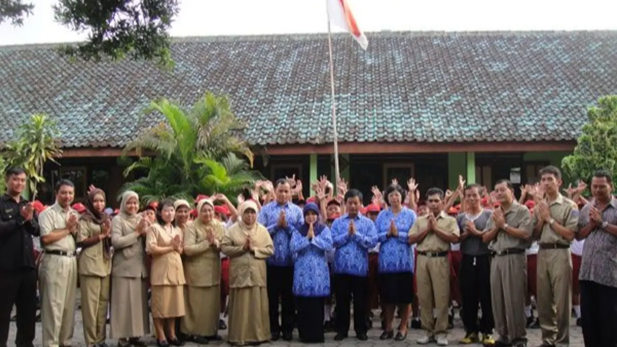 PPPK Paruh Waktu 2027 menghadapi persoalan batas belanja pegawai daerah. Simak 7 poin pembahasan Kemendagri soal gaji, status, dan PHK.(Pinterest)