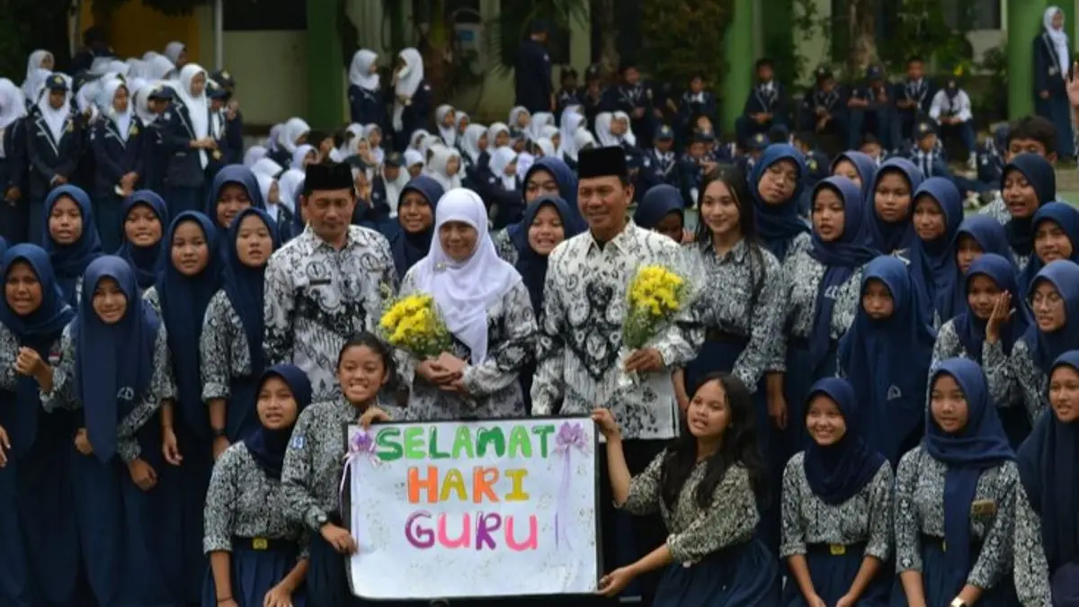 PPPK Paruh Waktu Jadi Penuh Waktu disiapkan pemerintah pada 2026. Kebutuhan guru nasional mencapai 526.689 formasi.(Pinterest)