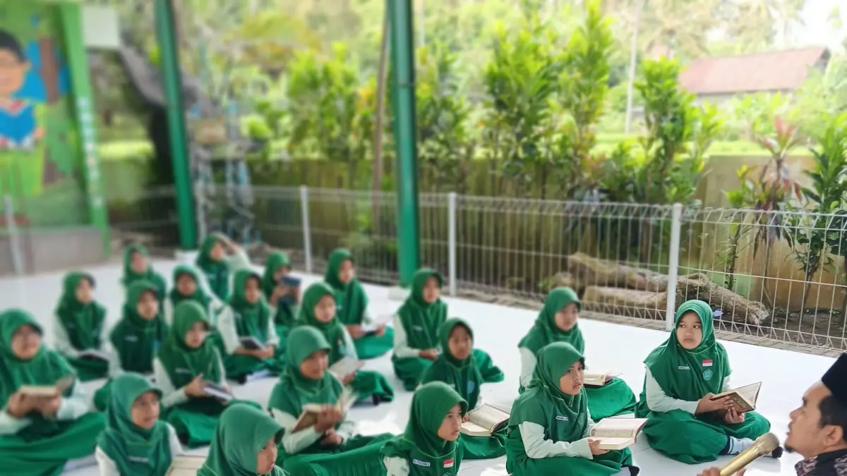 MIN 13 BLITAR UNTUK RADAR PENATARAN

HAFALAN: Program Tahfidzul Quran menjadi salah satu ekskul unggulan di MIN 13 Blitar.