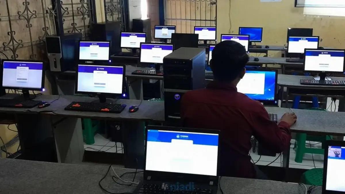 Cara login simulasi TKA SMP dimulai dari memilih jenjang, mata pelajaran, mengisi data peserta, memasukkan token, hingga submit.(PINTEREST)
