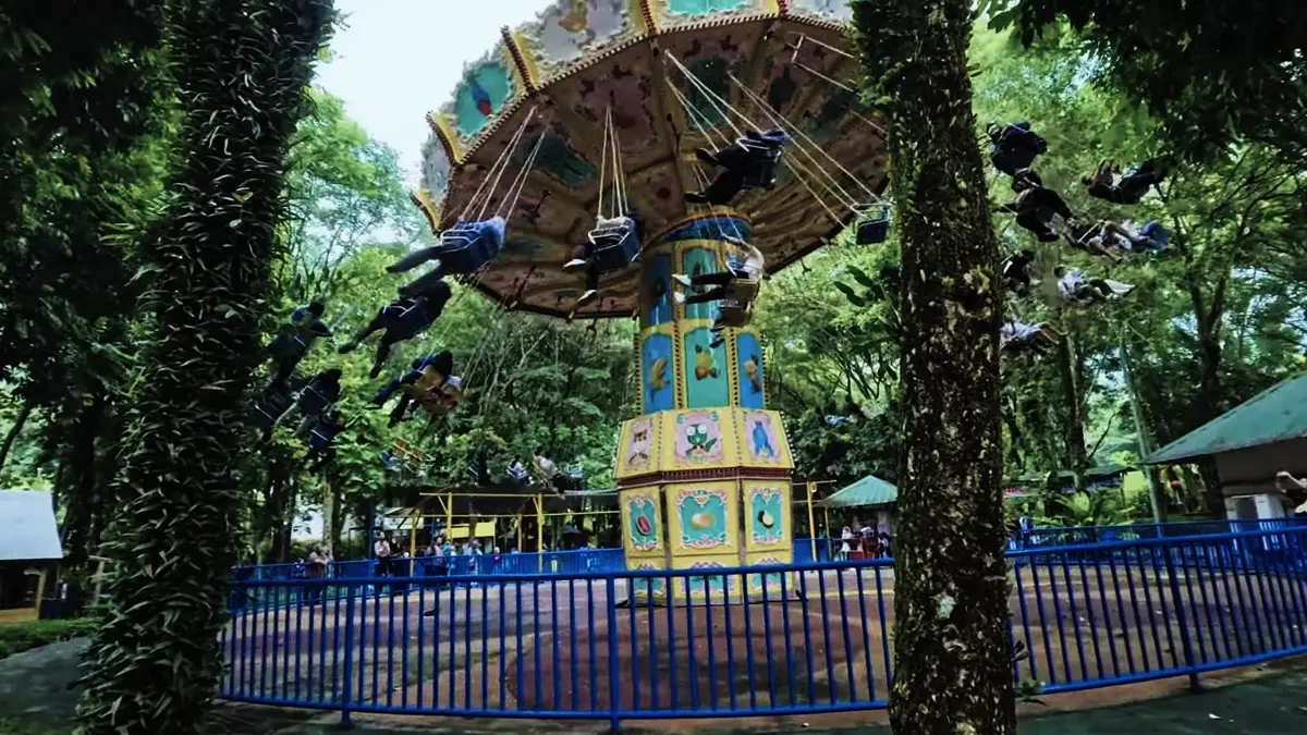JungleLand Sentul menawarkan beragam wahana untuk keluarga di Bogor. Simak tips memilih wahana dan hal yang perlu diperhatikan. (SC YOUTUBE)