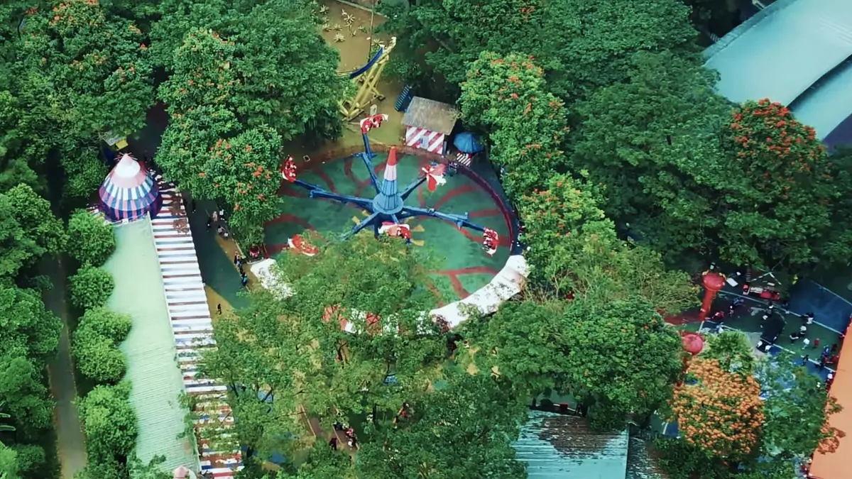 JungleLand Sentul menawarkan beragam wahana untuk liburan keluarga di Bogor. Simak tips memilih permainan dan hal yang perlu diperhatikan. (SC YOUTUBE)