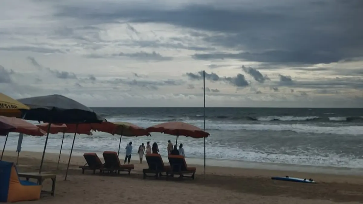 Pantai Kuta kini semakin tertata dengan pathway baru, arena skateboard, fasilitas surfing, dan penataan kawasan wisata.(Pinterest)