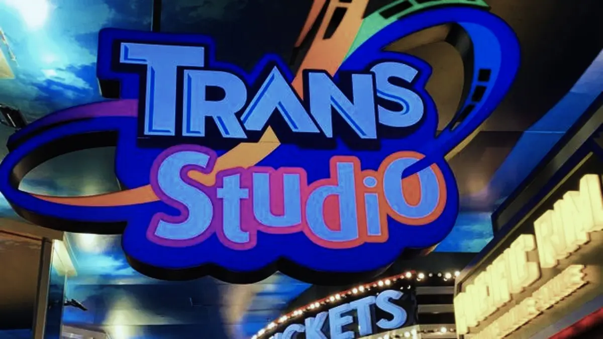 Trans Studio Bandung punya beragam wahana menegangkan, mulai dari Dunia Lain, Dragon Riders, Sky Virus hingga Racing Coaster. (PINTEREST)