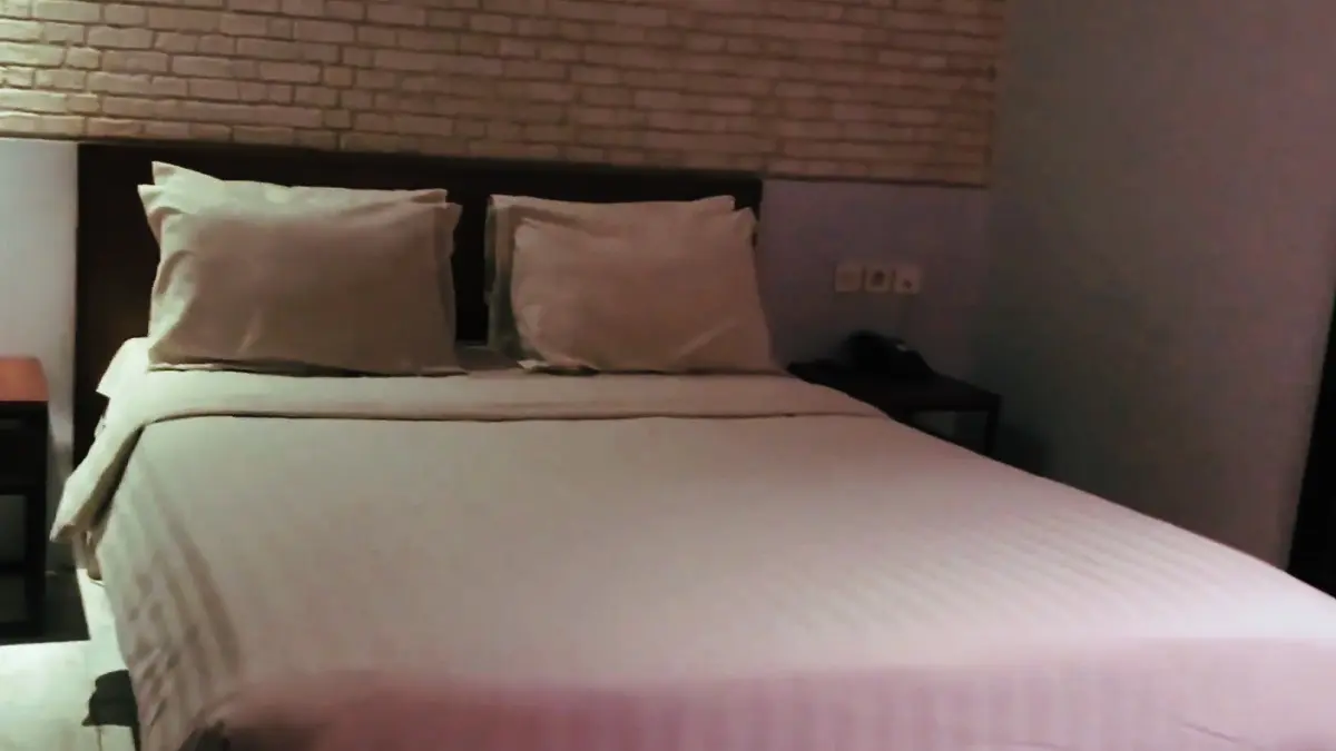 Hotel murah di Surabaya mulai Rp80 ribuan, dengan pilihan dekat terminal, kampus, stasiun, mal, hingga pusat kota. (SC YOUTUBE)