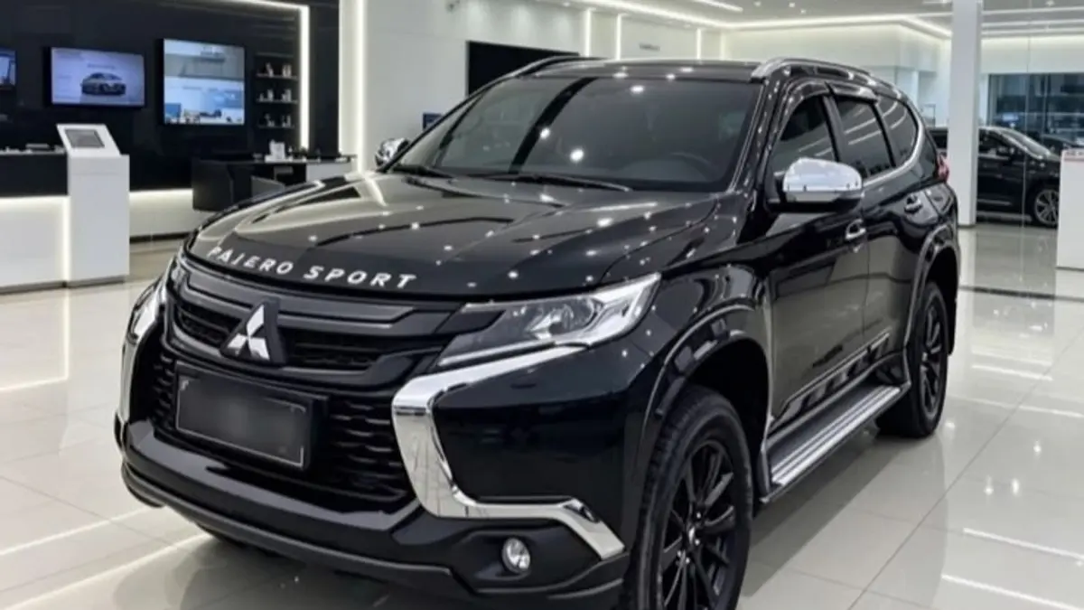 Jetour T2 vs Pajero Sport memperlihatkan perbedaan SUV monokok dan ladder frame, dari fitur, performa, kenyamanan hingga kemampuan offroad.(Pinterest)