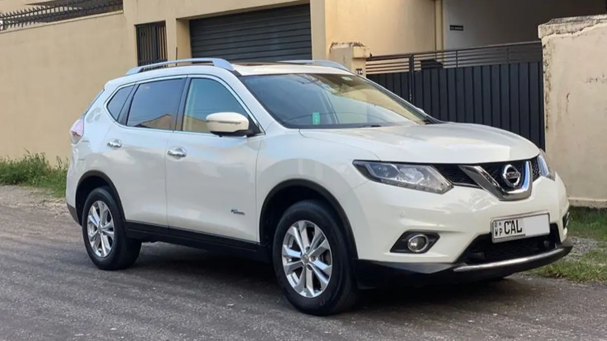 Nissan X-Trail e-Power dibanderol Rp795 juta dengan AWD e-4ORCE, mesin hybrid 1.500 cc, 7 seater, performa 7,1 detik dan konsumsi irit.(Pinterest)