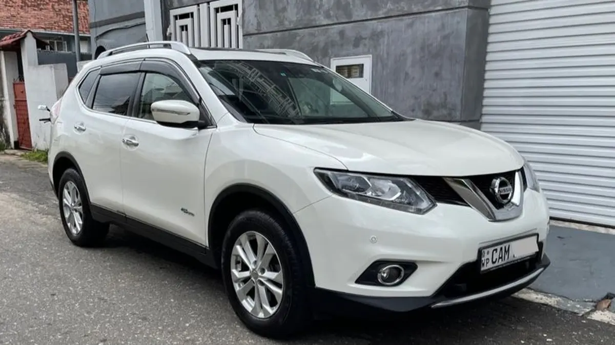 Nissan X-Trail e-Power Rp795 juta menawarkan hybrid 1.500 cc, AWD e-4ORCE, 7 seater, akselerasi 7,1 detik dan konsumsi hingga 23,6 km/liter.(Pinterest)