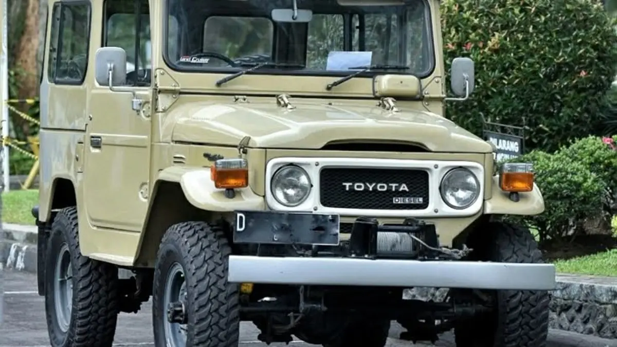 Toyota Land Cruiser FJ diperkenalkan di Indonesia dengan mesin 2.700 cc, penggerak 4WD, desain boxy, dan fitur off-road. (PINTEREST)