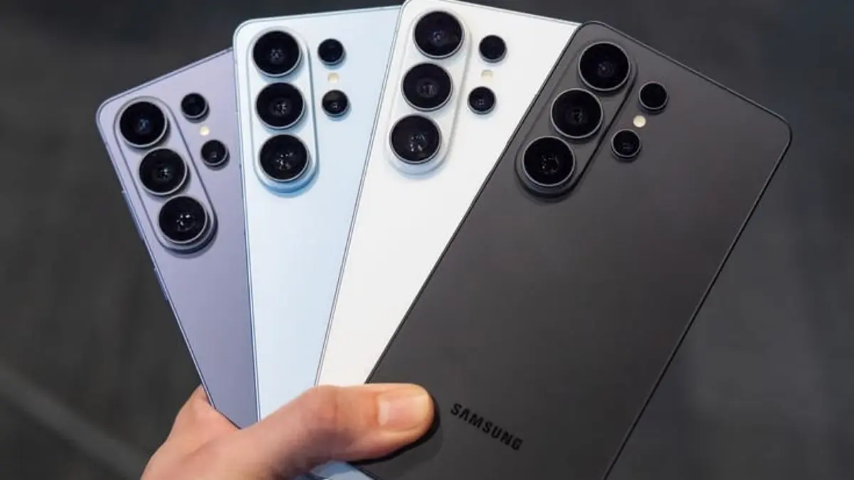 Samsung Galaxy S26 Ultra disebut pilihan aman untuk flagship berkat kamera, performa, One UI, privacy display, dan baterai yang kompetitif. (PINTEREST)