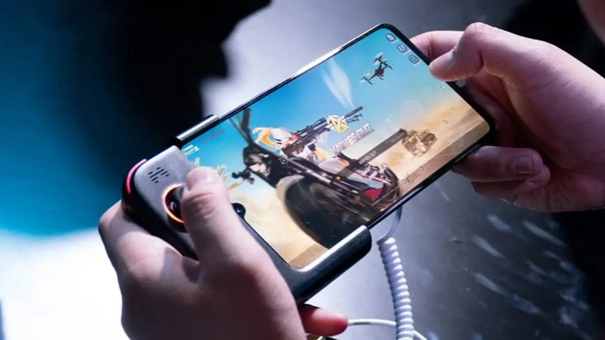 Tecno Pova 8 Pro 5G membawa AMOLED 144Hz, Dimensity 7400, kamera 50 MP OIS, baterai 6.500 mAh, dan Alive Matrix.(Pinterest)