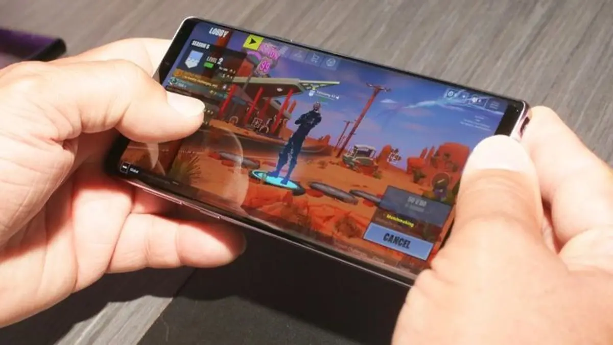 Tecno Pova 8 Pro 5G membawa layar AMOLED 1.5K 144Hz, baterai 6.500 mAh, kamera Sony 50 MP OIS, dan fitur gaming.(Pinterest)