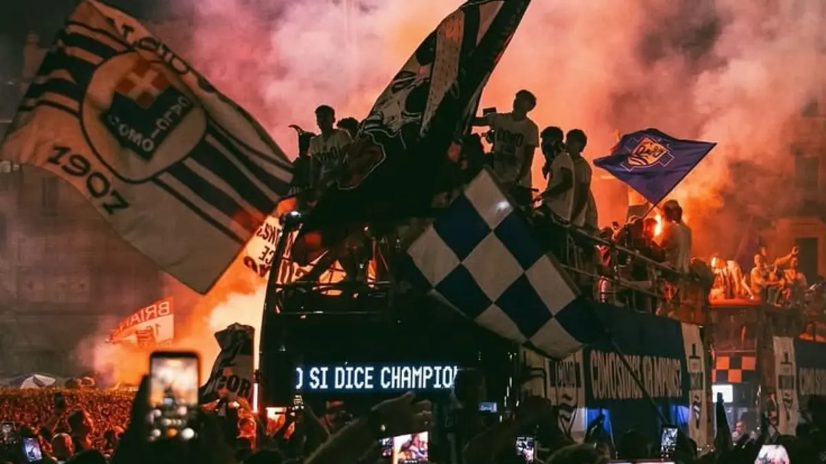 Como FC meraih tiga kemenangan beruntun di Liga Italia. Cesc Fabregas menyebut pentingnya kontribusi pemain belakang. (PINTEREST)