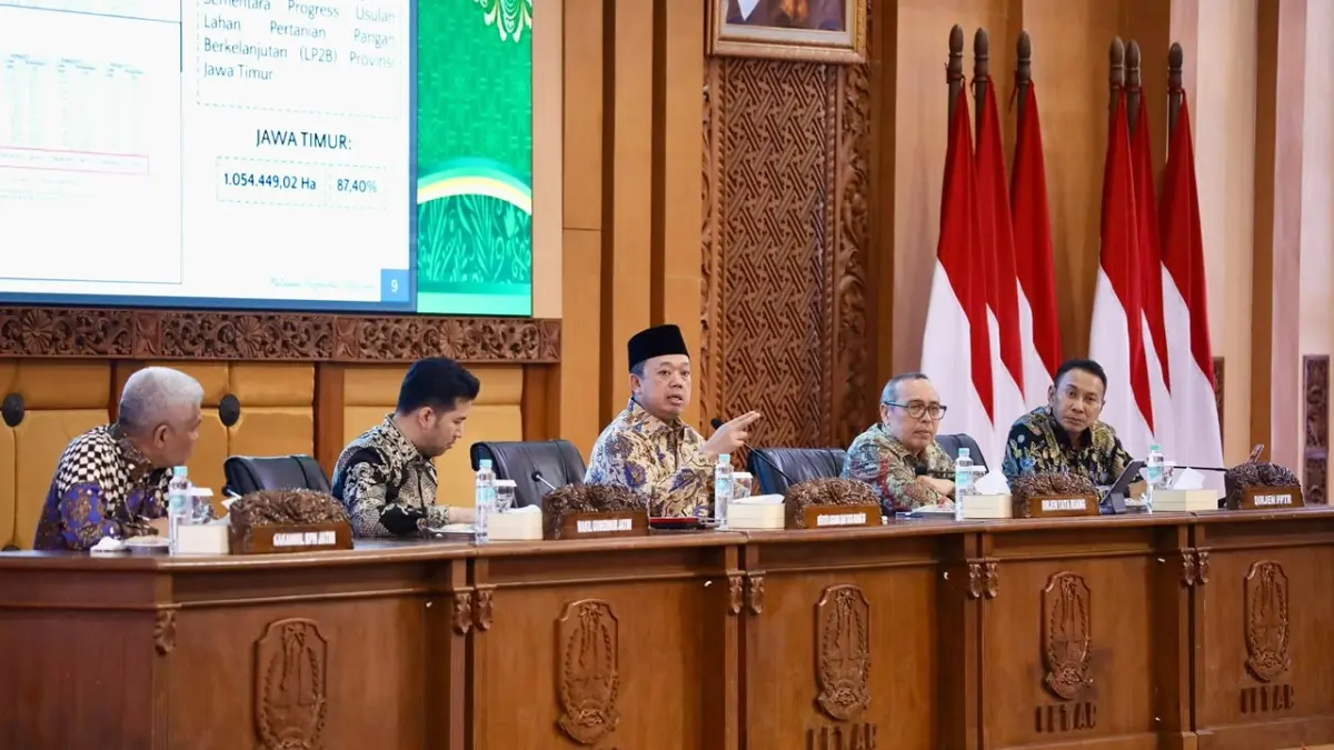 PERINTIS 10 Hari di Jatim mengandalkan sinergi ATR/BPN, Bapenda, dan PPAT untuk mempercepat layanan peralihan hak.