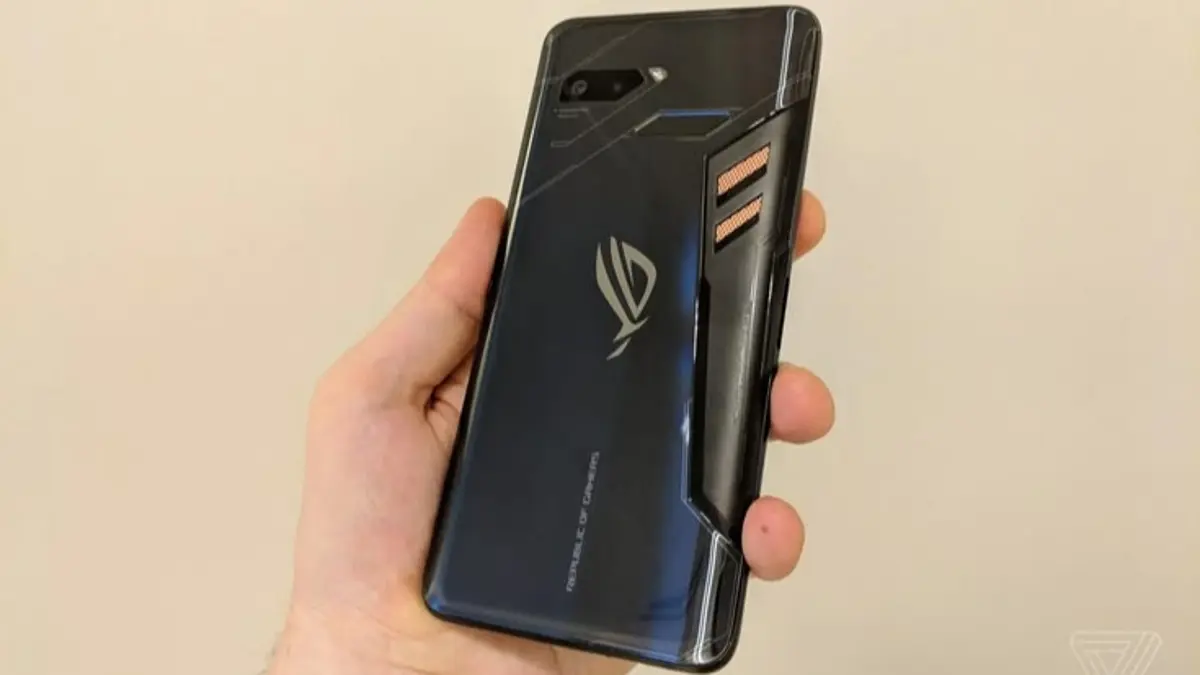 Asus keluar dari pasar smartphone dan fokus ke PC serta AI. Simak kabar Zenfone, ROG Phone, garansi, dan dukungan pembaruan software.(Pinterest)
