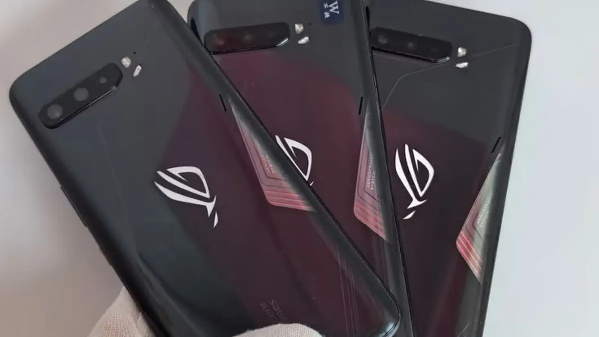 Asus keluar dari pasar smartphone dan fokus ke PC serta AI. Simak kabar Zenfone, ROG Phone, garansi, dan pembaruan software.(Pinterest)