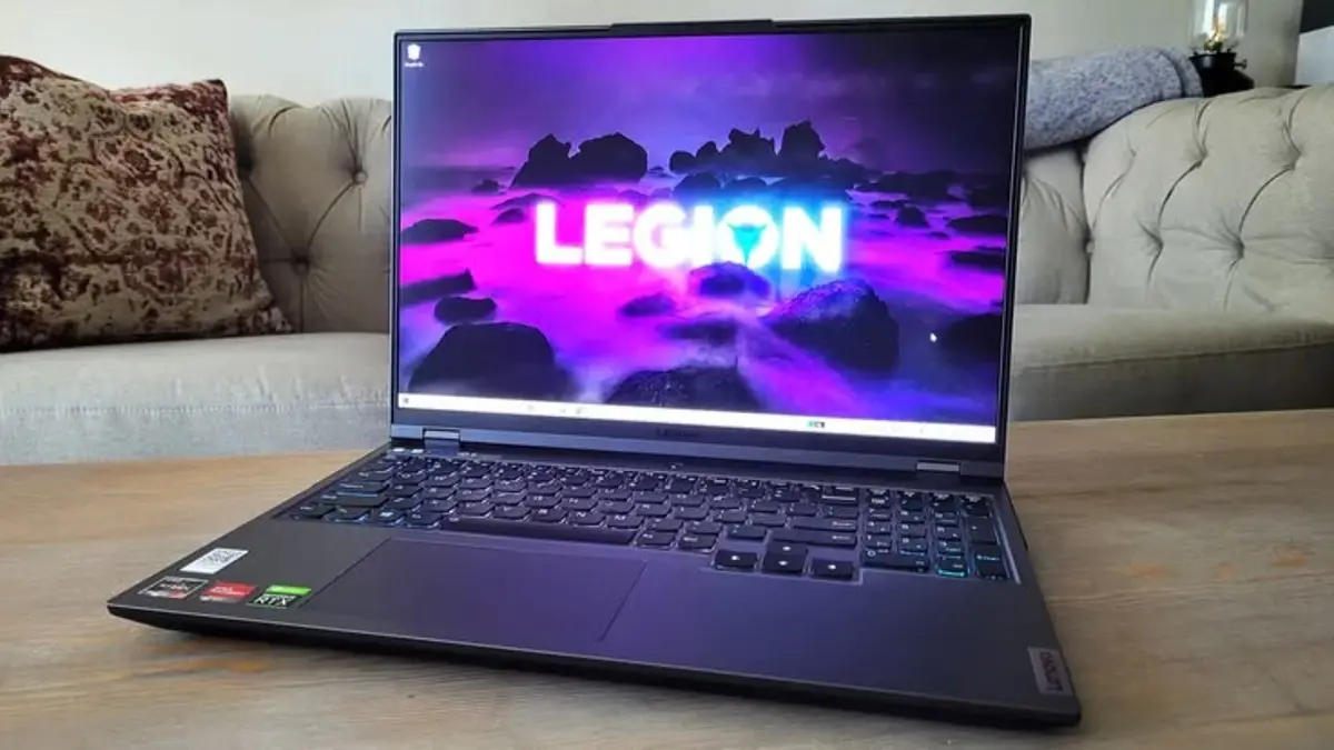 Lenovo Legion Pro 7i FIFA World Cup Edition 2026 hadir dengan RTX 5070 Ti, Core Ultra 9, layar OLED 240 Hz, dan fitur untuk gaming serta editing.(Pinterest)