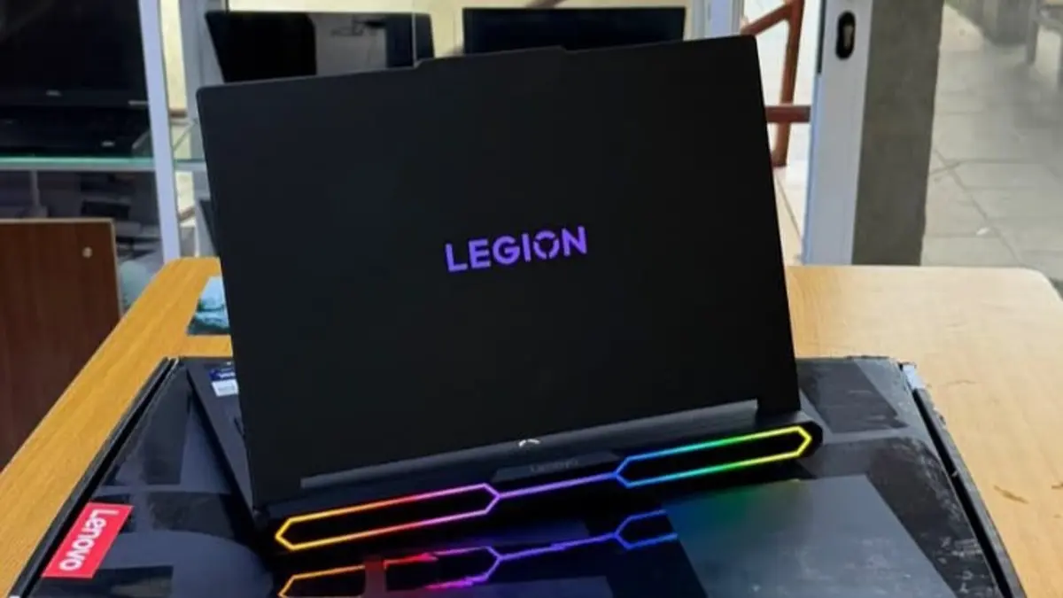 Lenovo Legion Pro 7i FIFA World Cup Edition 2026 hadir dengan desain eksklusif, layar OLED 240Hz, RTX 5070 Ti, dan performa untuk gaming.(Pinterest)