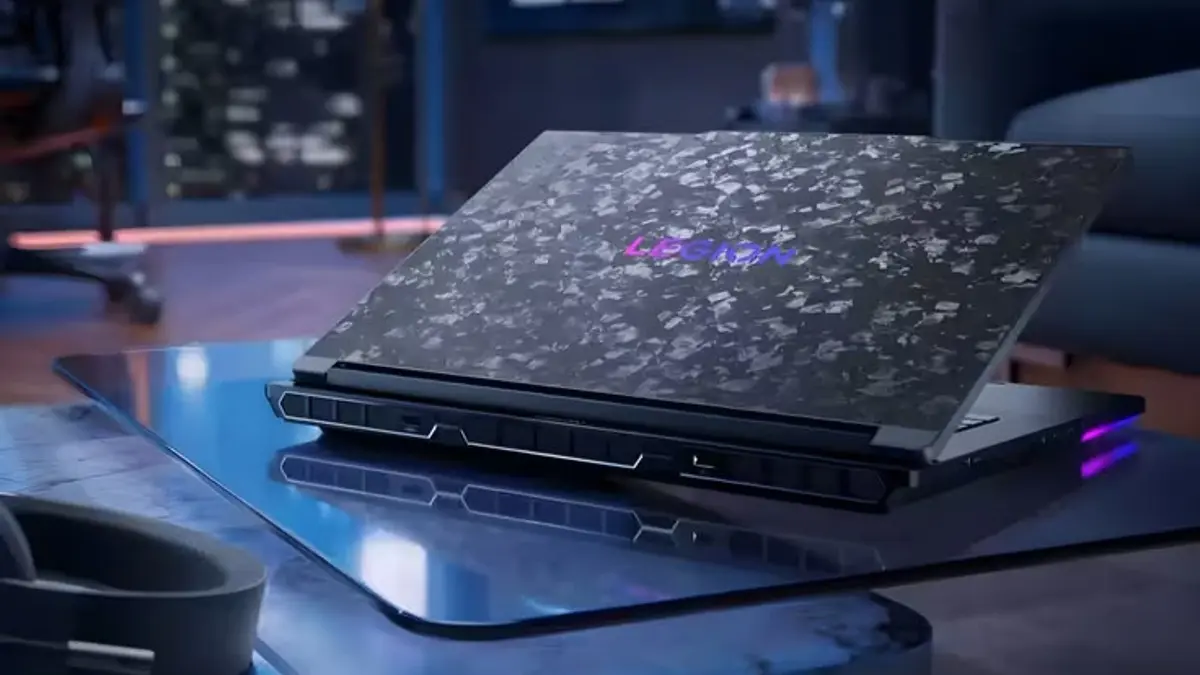 Lenovo Legion Pro 7i FIFA World Cup Edition 2026 mampu merender video 4K dalam 42,15 detik, dengan RTX 5070 Ti dan layar OLED 240Hz.(Pinterest)