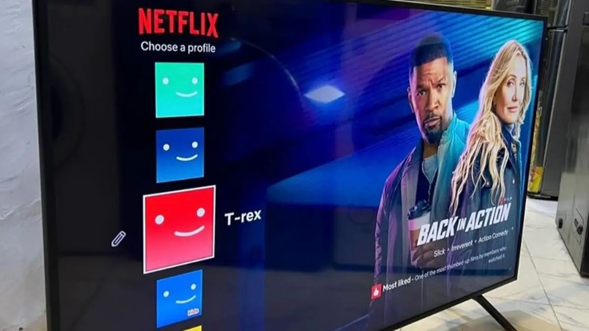Smart TV 43 inch 4K dari Xiaomi, Samsung, Hisense, Toshiba, dan TCL menawarkan fitur berbeda untuk streaming, karaoke, konektivitas, dan gaming.(Pinterest)