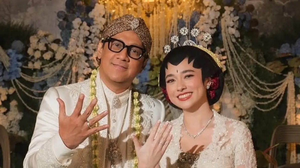 Andre Taulani dan Amanda Rigby resmi menikah pada 20 September 2026. Simak empat fakta pernikahan mereka, dari mahar hingga klarifikasi Erin.(Gemini AI)