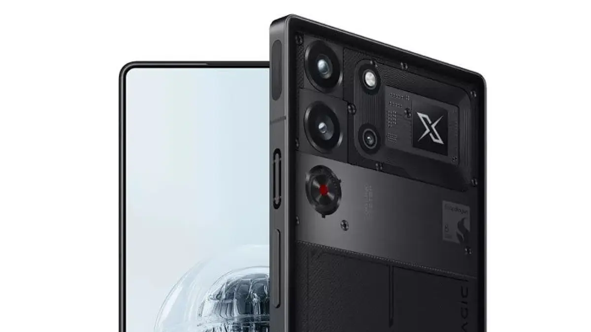 Tecno Pova 8 Pro 5G punya layar AMOLED 144 Hz, kamera OIS, baterai 6.500 mAh dan Alive Matrix. Simak lengkap spesifikasi dan performanya.(Gemini AI)