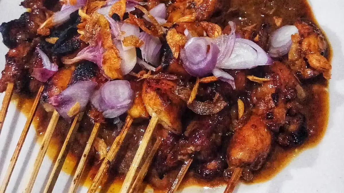 Bikin Penasaran, Sate Warok Ponorogo di Surabaya Jual 1.000 Tusuk Setiap Hari