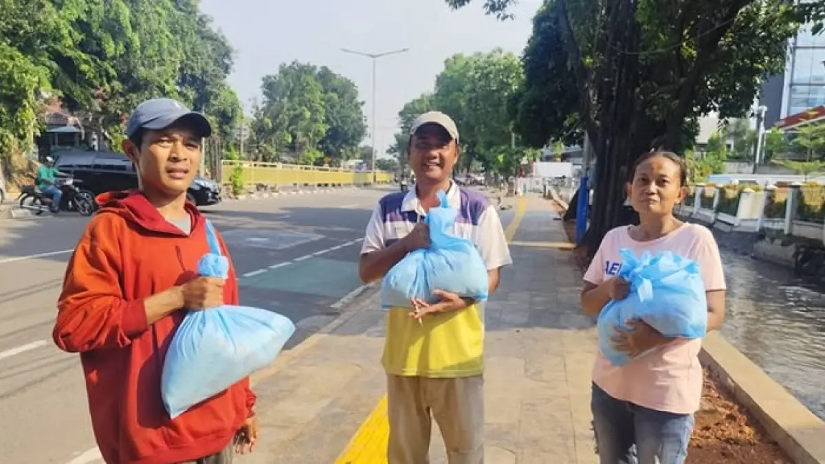 Bansos beras 30 kg September 2026 kembali disalurkan. Cek penerima pakai NIK KTP lewat aplikasi dan laman resmi Kemensos.(Gemini AI)