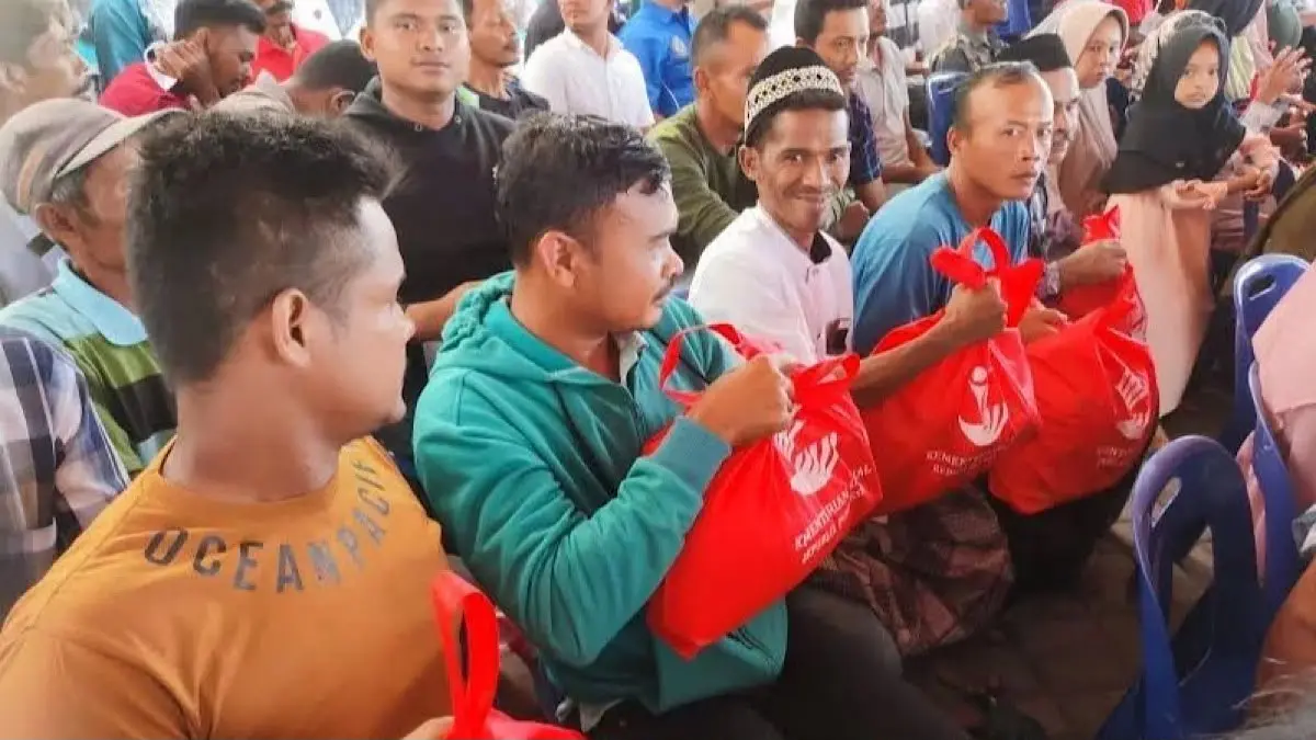 Cek bansos lewat HP dengan NIK KTP untuk melihat status PKH, BPNT, BLT, PBI JK, desil, dan periode bantuan. (Pinterest)