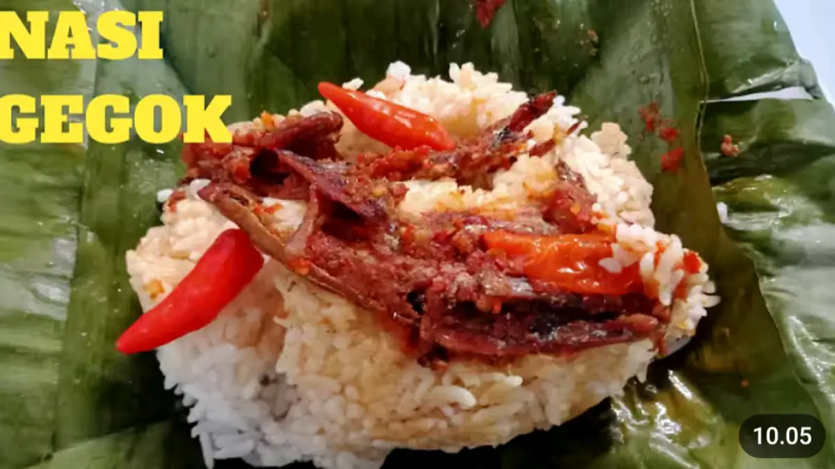 Nasi Gegok Trenggalek gurih dan pedas, cocok untuk bekal hingga ide bisnis. Simak resep praktis dengan isian sambal teri.