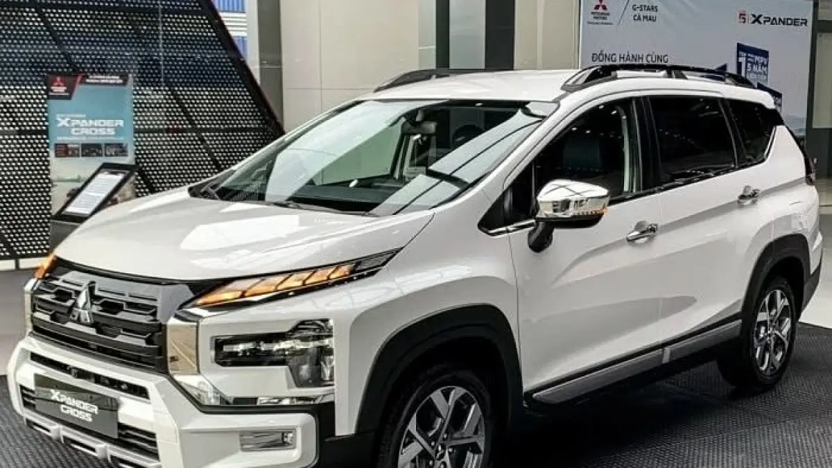Guna melibas Toyota Veloz, Mitsubishi Xpander generasi terbaru wajib hadirkan desain Dynamic Shield generasi kedua dan mesin hybrid.(Gemini AI)